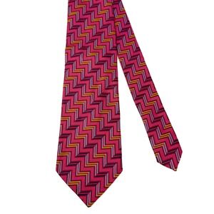 Barneys New York Silk Tie Pink‎ Zig Zag Pattern 3.75" X 59" Handmade in Italy